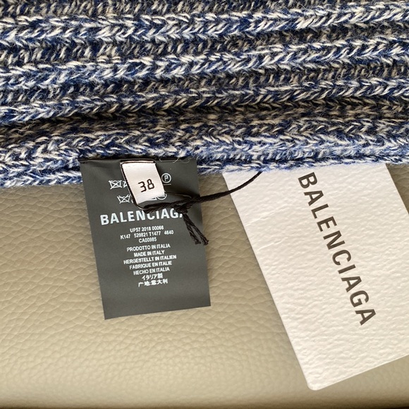NEW Auth. BALENCIAGA Runway knitted SWEATER 8US/ 38 ITALY ( runs big) - Picture 8 of 16